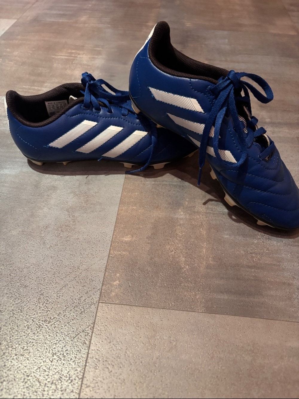 adidas Kids Blue Soccer Cleats with White Stripes size 4 big boys